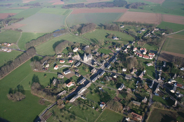 Vue panoramique de Canville-les-Deux-Églises, village normand au cœur du Pays de Caux